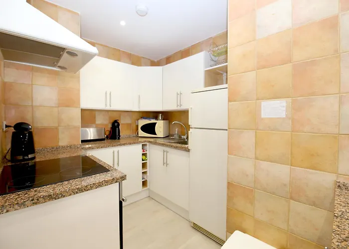 Mika 에스테포나